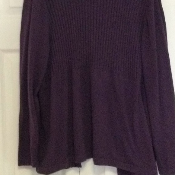 Pretty purple sweater - Picture 6 of 8